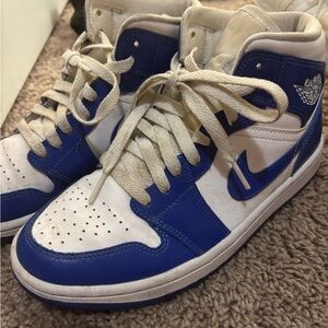 Kentucky Blue Jordan 1 sneakers